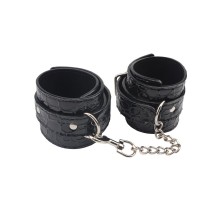 Черные оковы на карабине Be good Ankle Cuffs